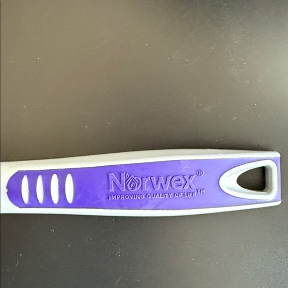 Norwex Bottle Brush & Enviro Sleeve - Picture 4 of 6